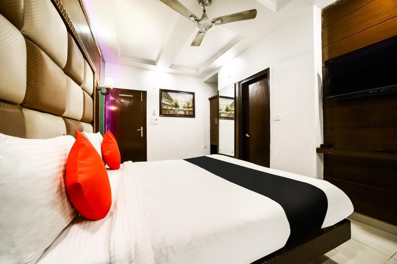 Capital O 6408 Delhi Heart 3* New Delhi