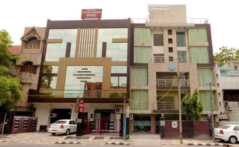 Hotel Pitrashish Grand And Premium 3*