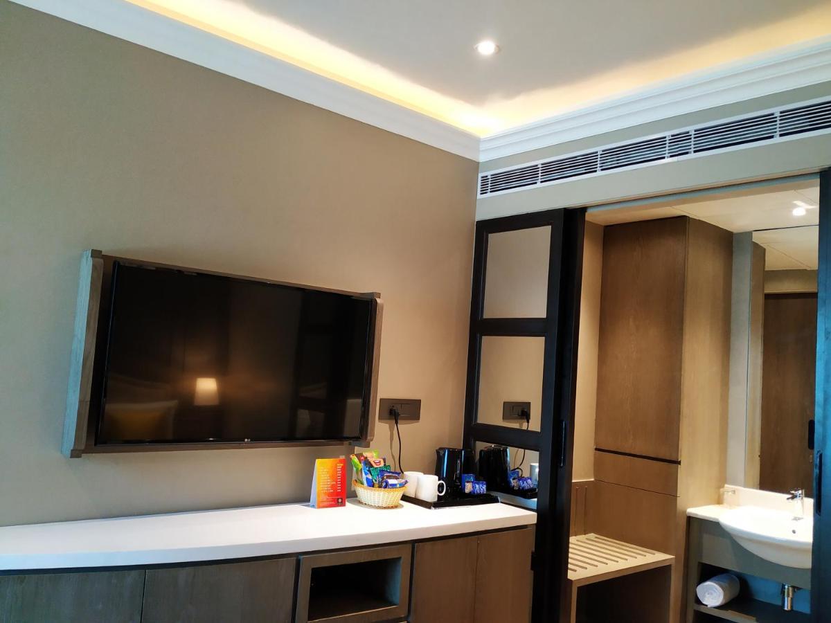 Hotel The Corus New Delhi
