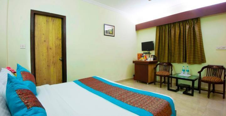 Capital O 2382 White House Continental 3* Delhi (National Capital Territory of India)