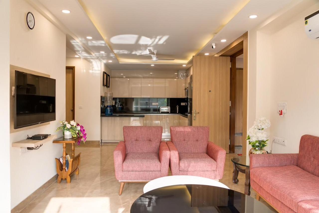 Moydom Private Ensuite With Shared Balcony & Kitchen * New Delhi