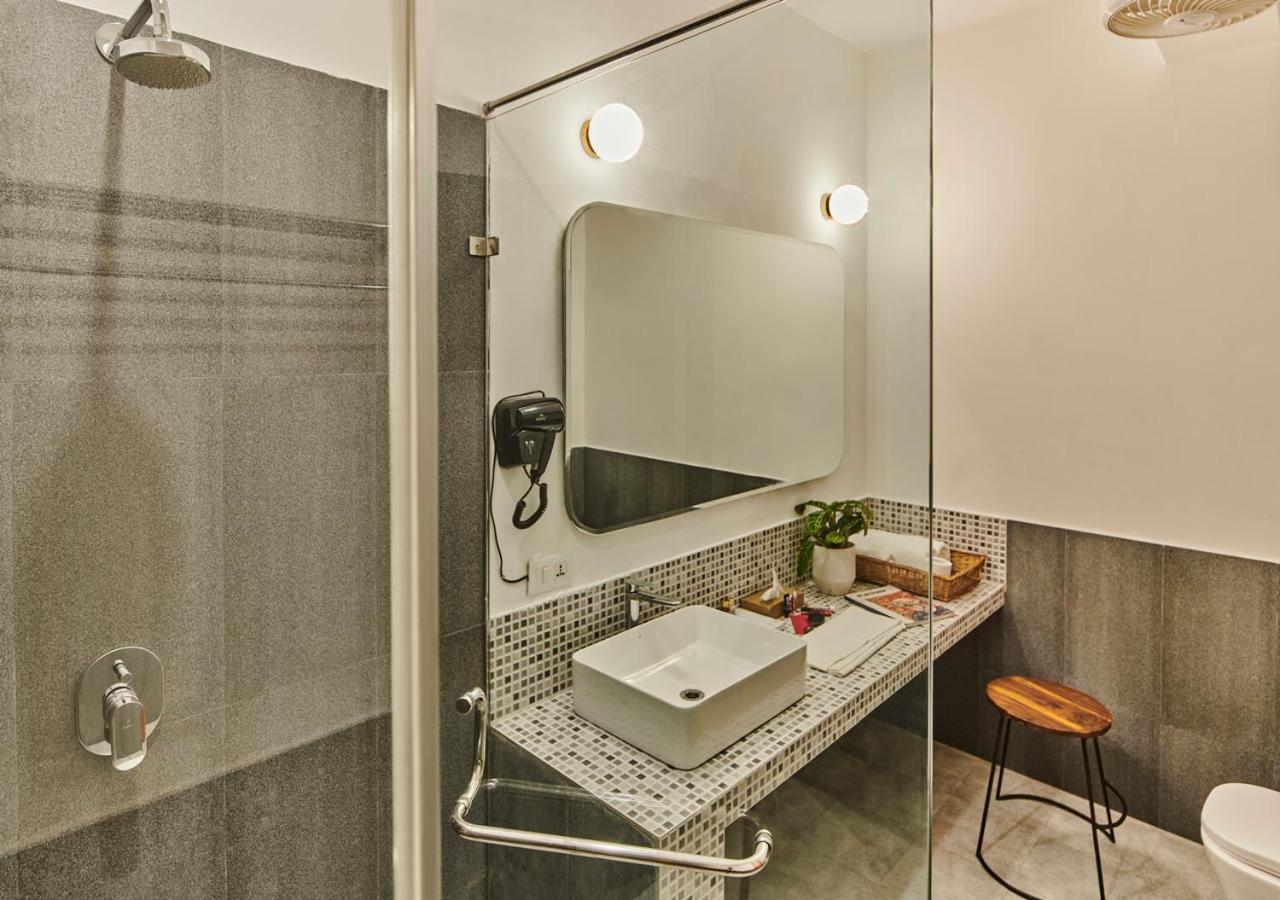 Minimalist Poshtel &