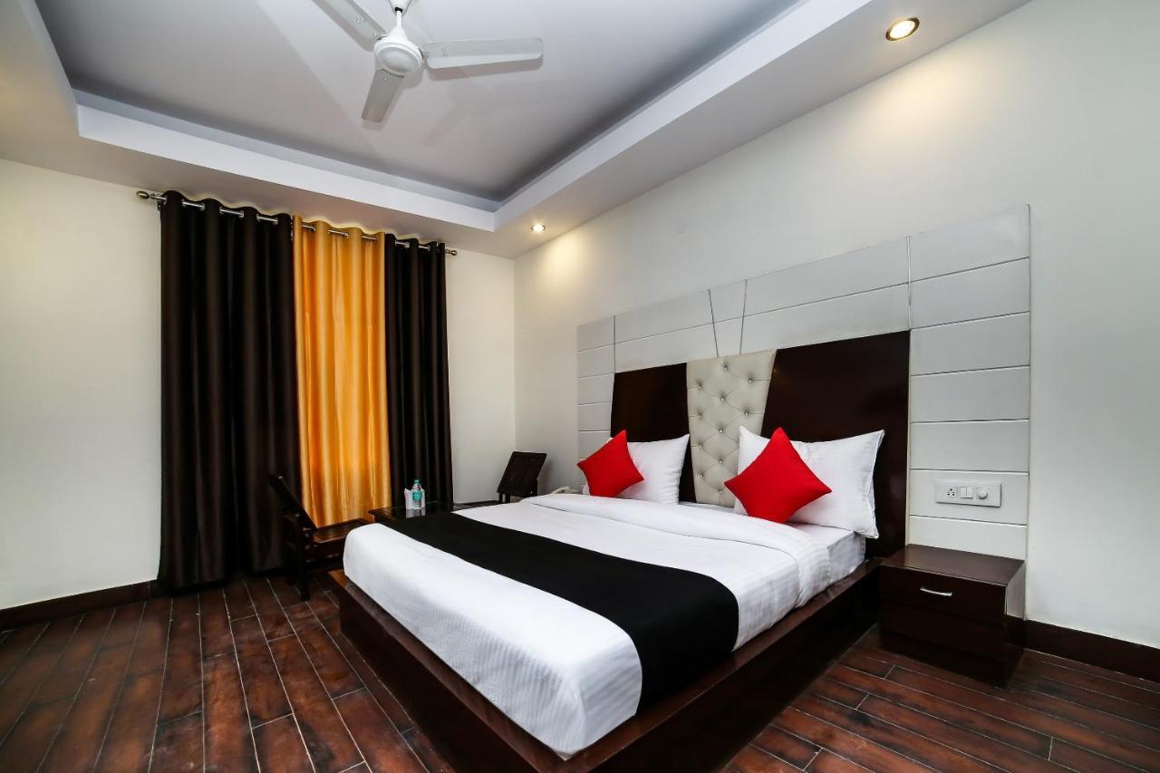 Capital O 24198 Sunrise Grand Hotel 3*