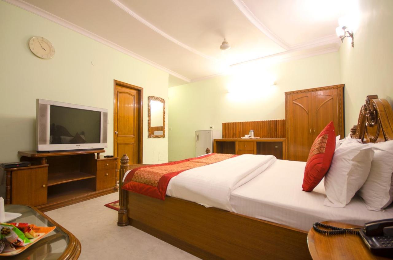 Hotel Pablas International, New Delhi, Near Metro
