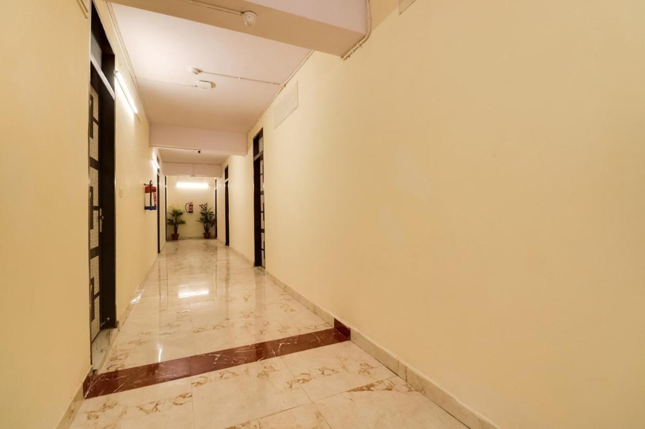 Oyo Rohini Near Rithala Metro Station