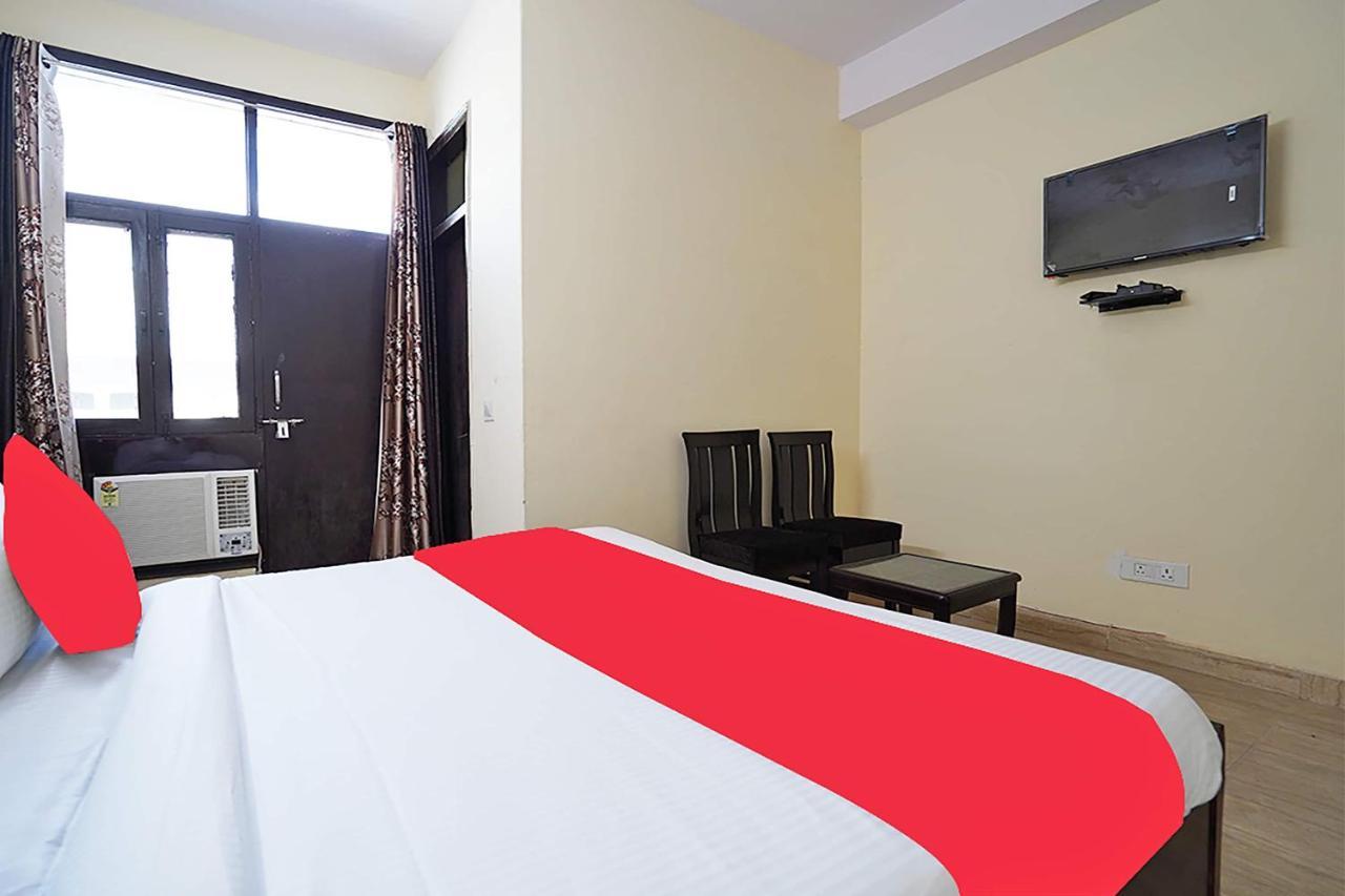 Oyo 46744 Yash Hotel New Delhi