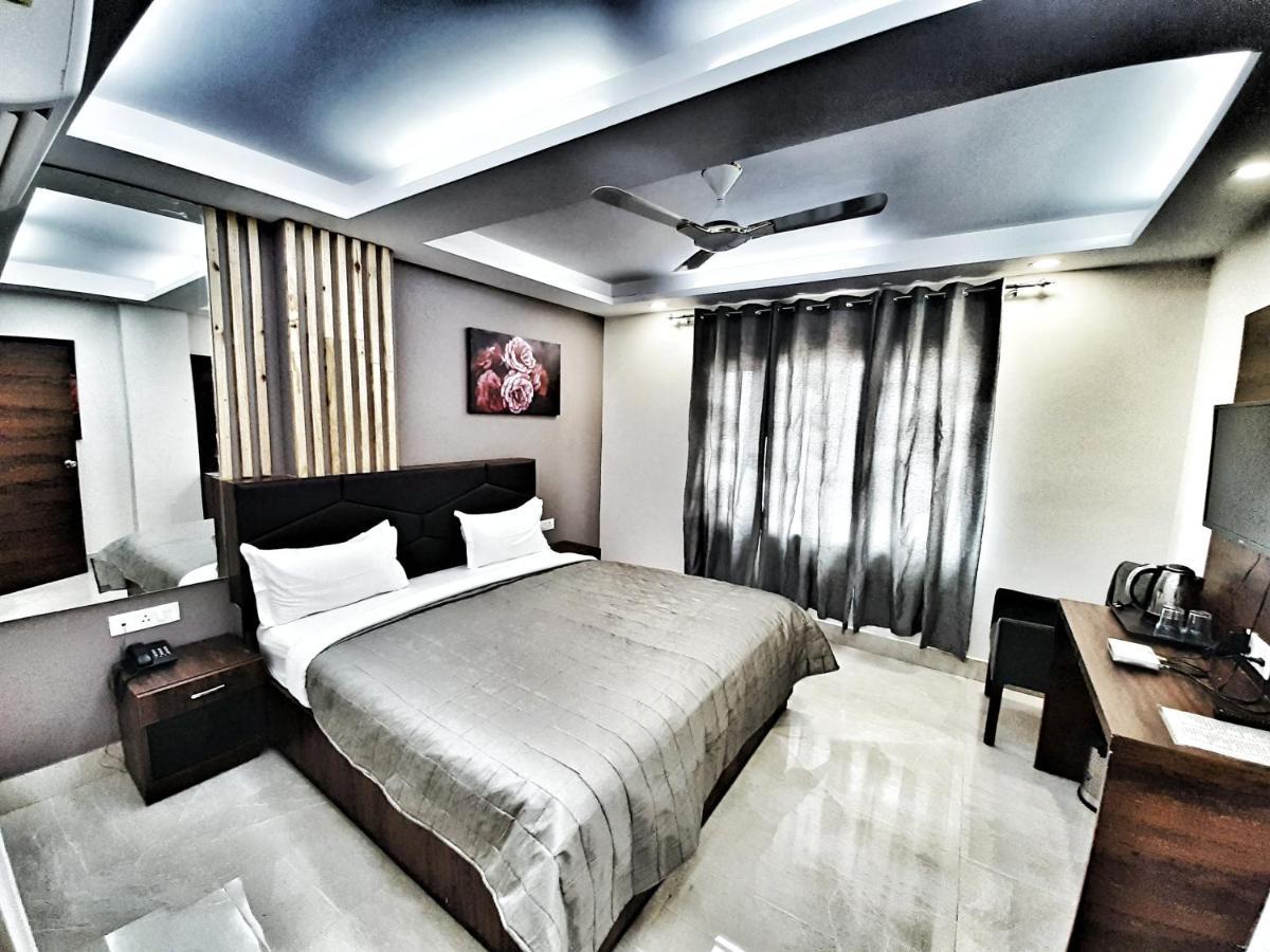Aerocity Purple Orchid 3*