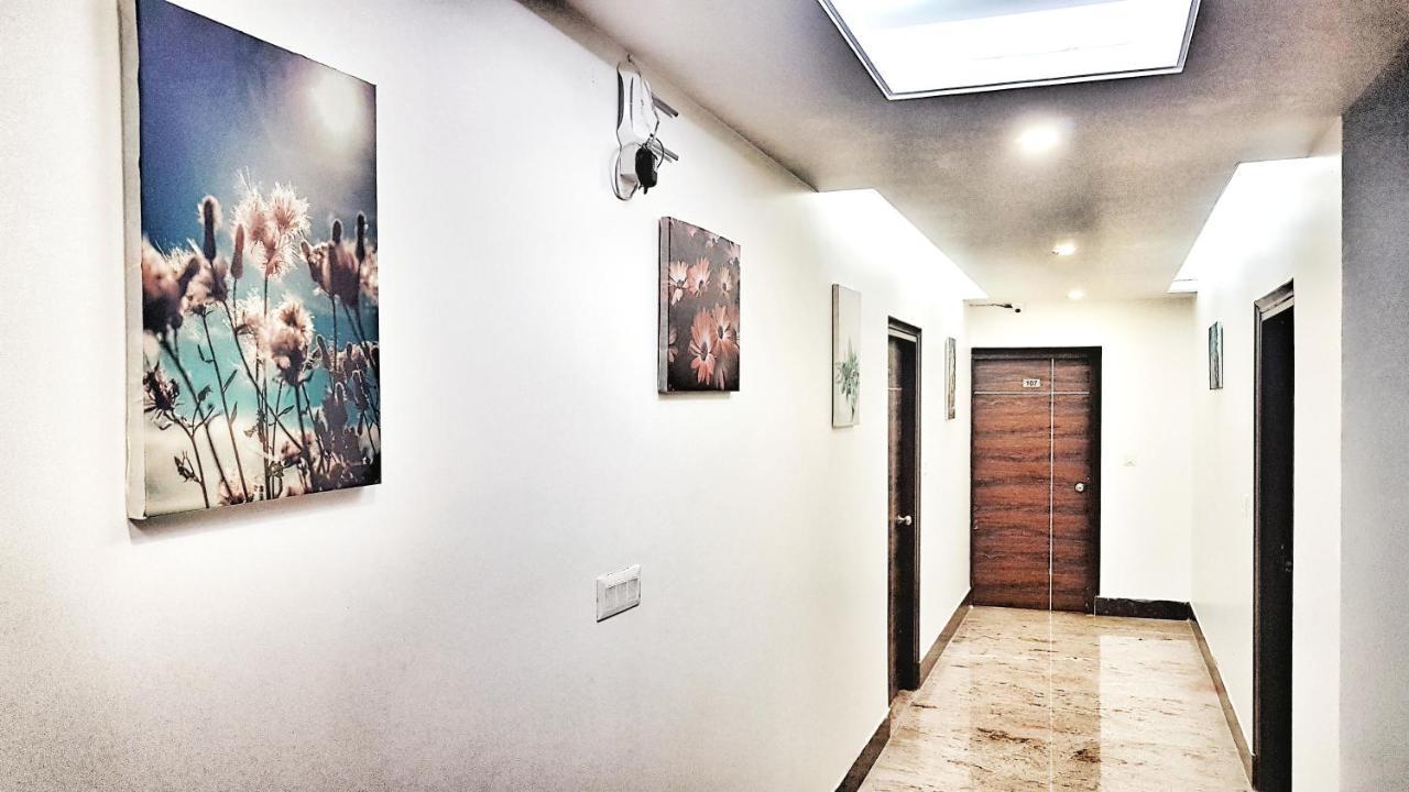 Hotel Aerocity Purple Orchid