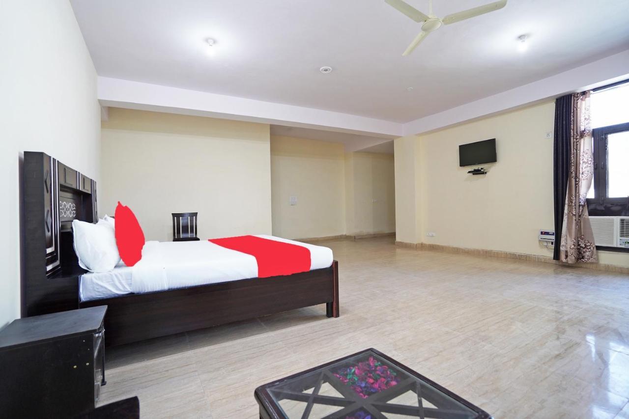 Hotel Oyo 46744 Yash 3*
