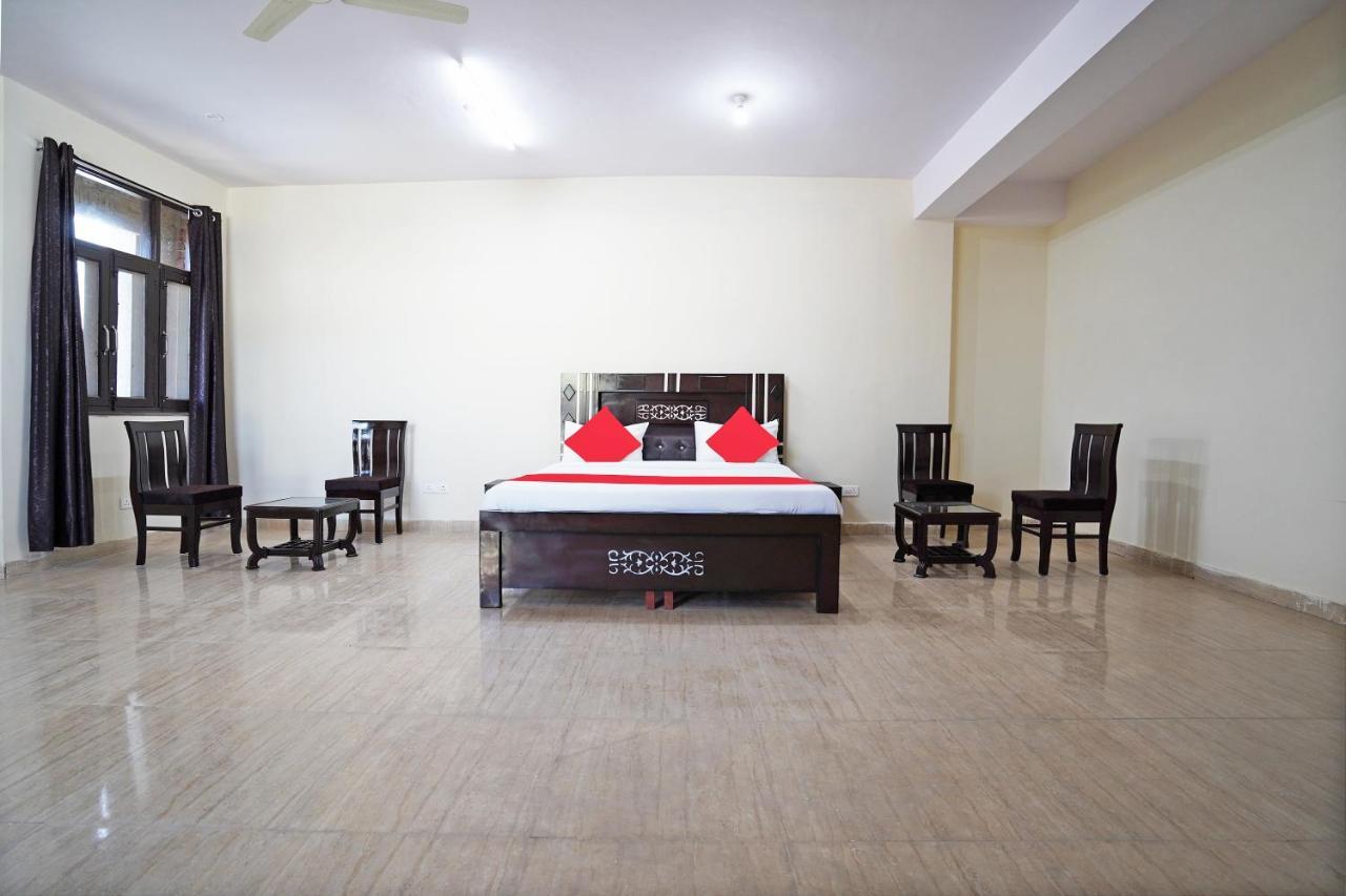 Hotel Oyo 46744 Yash 3*