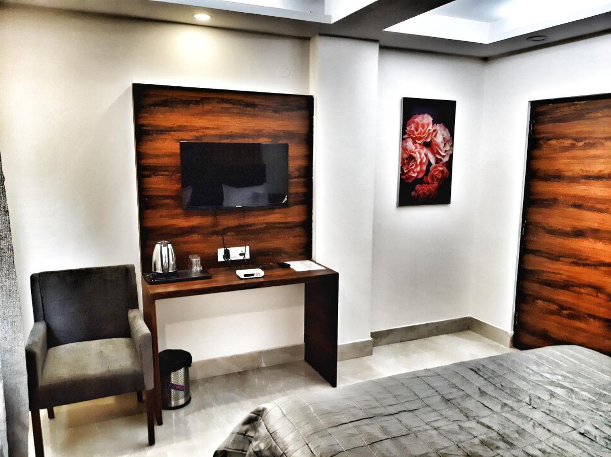 Hotel Aerocity Purple Orchid Nova Deli