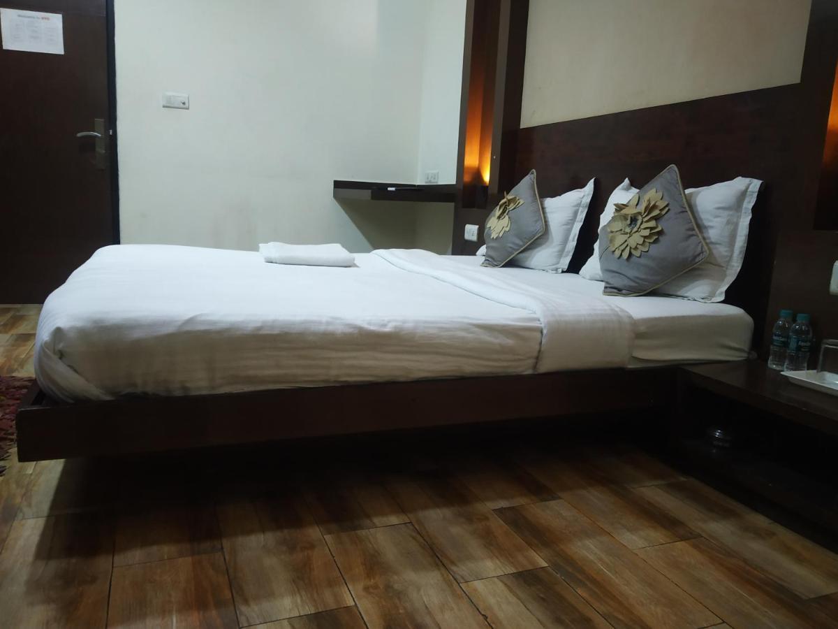 Adb Glance Hotel