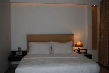 Baba Inn-by Rcg Hotel