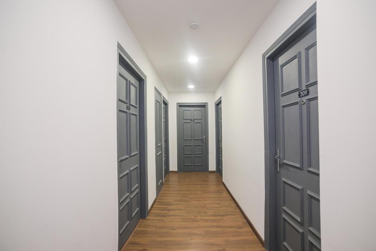 Oyo Townhouse 082 Chander Nagar Janakpuri Hotel