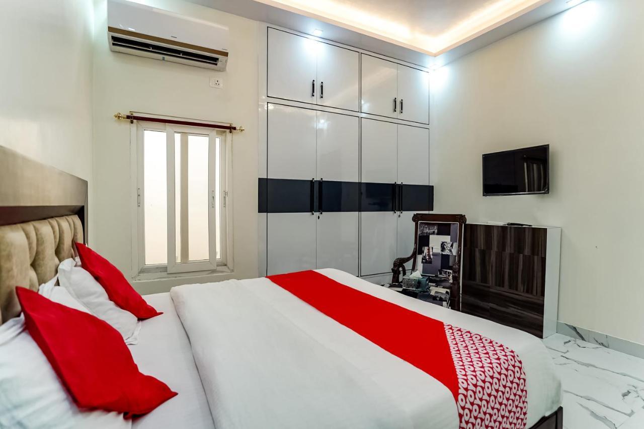 Hotel Oyo 66574 Mandakini 3*