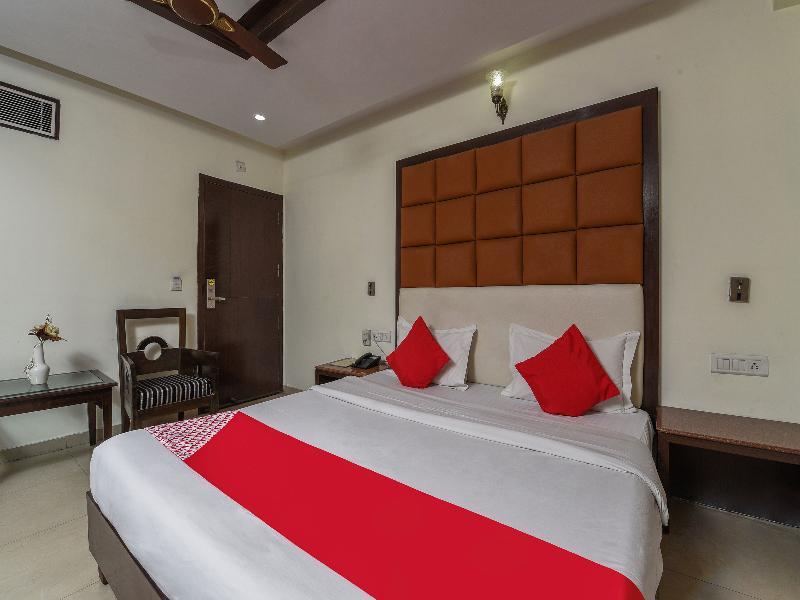Mohan International Hotel 3*