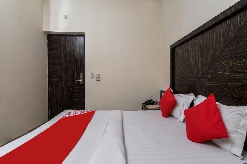 Mohan International Hotel 3*