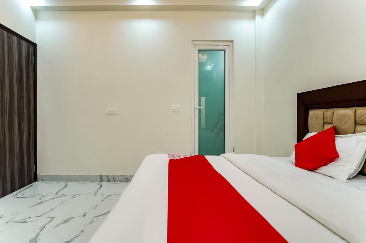 Hotel Oyo 66574 Mandakini 3*