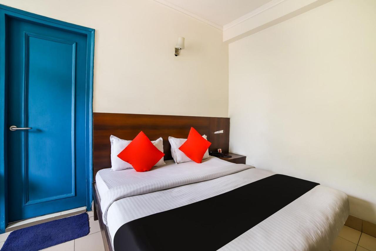 Hotel Capital O 48354 The Nest 3*