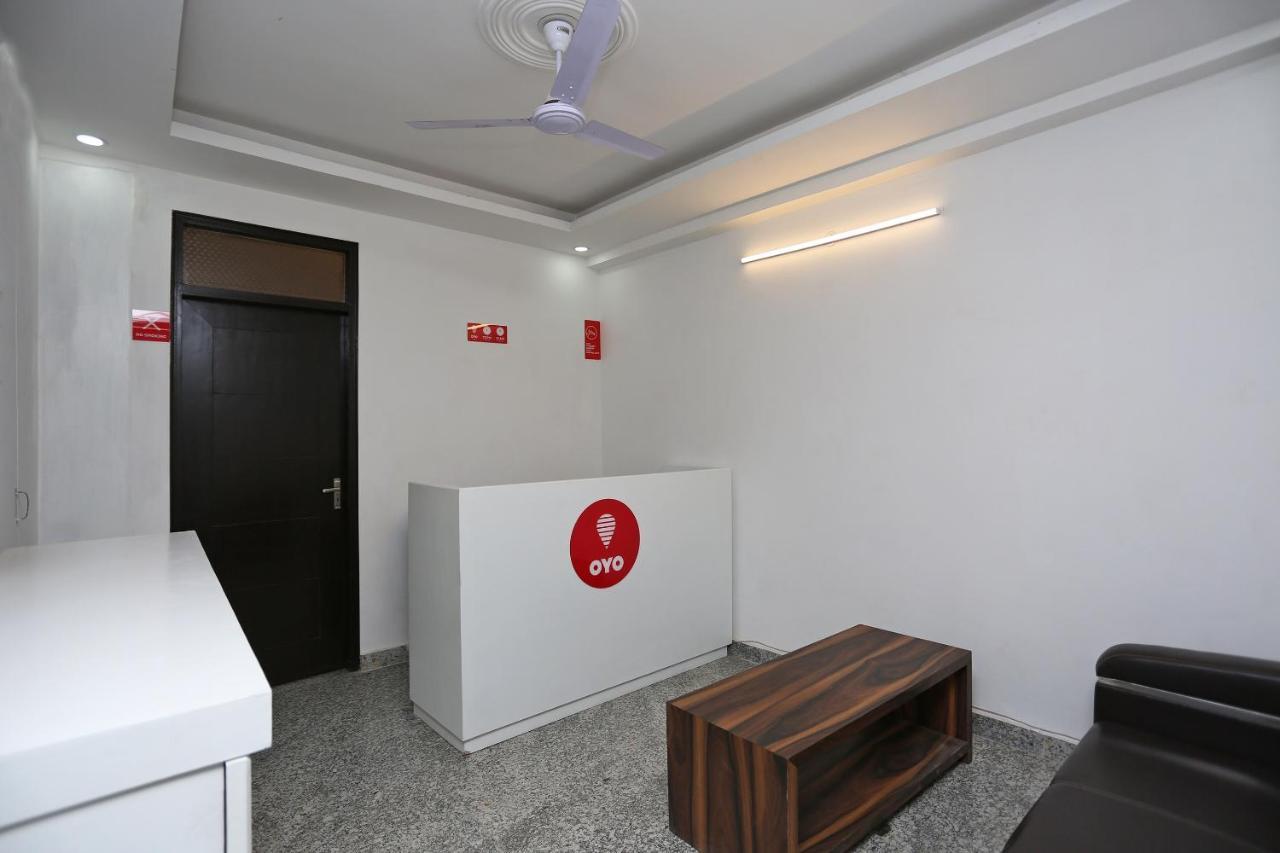 Hotel Oyo 11953 Galaxy Residency