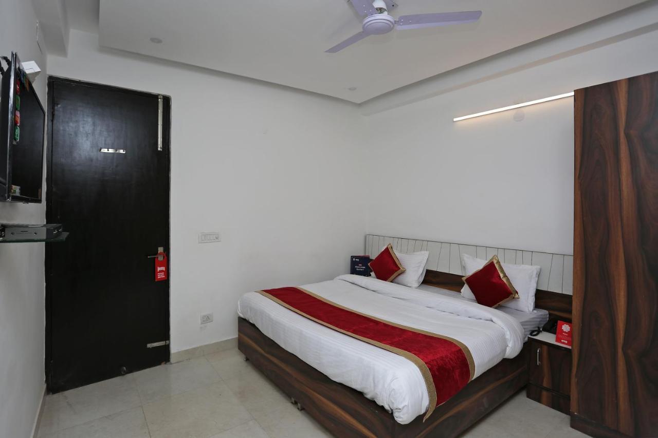 Hotel Oyo 11953 Galaxy Residency New Delhi