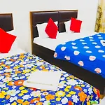 Roomshala 072 Hotel Starlight