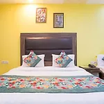 Roomshala 067 Rs Residency