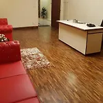 Greenleaf Apartment And Suites, Kalkaji