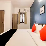 Capital O 71756 Hotel Silver Arrow