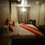 Hotel Aura - New Delhi Railway Station