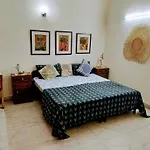 Stay Nearby Lutyen\'S Delhi Just 15Min From Connaught Place