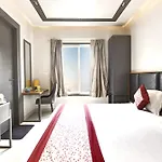 Hotel Applewood Palace - Near Delhi International Airport With - Free Airport Drop