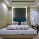 Hotel Baba Deluxe Near New Delhi Railway Station And City Center -By Rcg Hotels