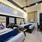 Hotel Baba Deluxe Near New Delhi Railway Station And City Center -By Rcg Hotels