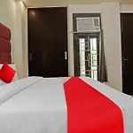 Hotel O Golden Key Inn Punjabi Bagh