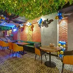 Hotel Oak Plaza - 1 Km From Connaught Place