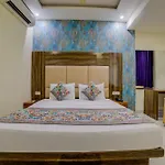 Smart Plaza Hotel-At Airport