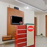 Hotel O King Stay Near Tdi Mall