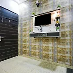 Hotel Aela Suites Near Igi Airport By Gross Group