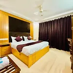 The Luxe Jpm Bed And Breakfast