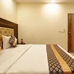 Airport Hotel Ivy