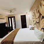 3Br Spacious Apt Park Facing With Balcony
