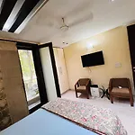 3Br Spacious Apt Park Facing With Balcony