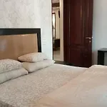 Short Stay Luxury Separate 3Bhk In Green Park Near Metro With Lift Minimum 3 Nights