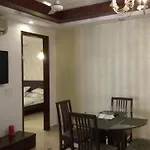 Short Stay Luxury Separate 3Bhk In Green Park Near Metro With Lift Minimum 3 Nights