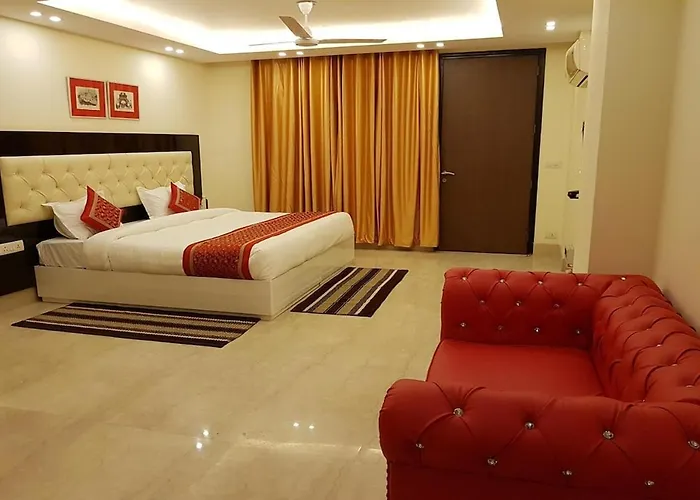 Greenleaf Apartment And Suites, Kalkaji