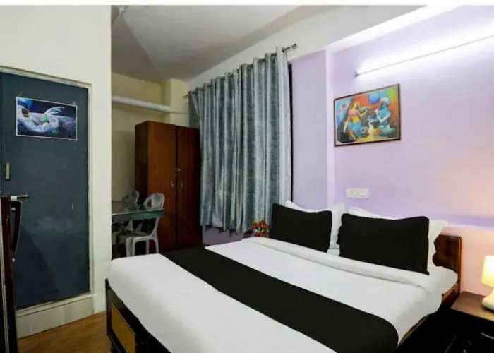 Hotel In Malviya Palace