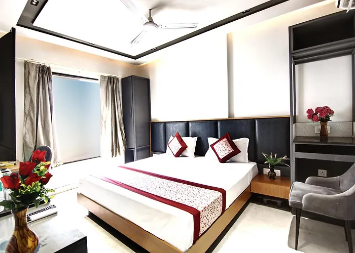 Hotel Applewood Palace - Near Delhi International Airport With - Free Airport Drop