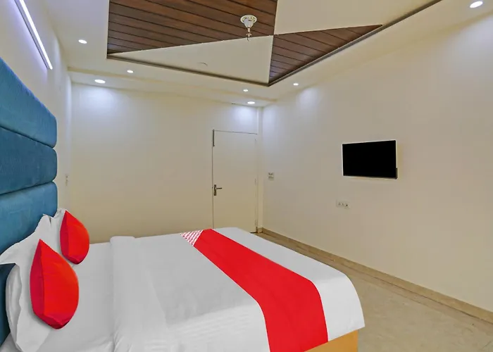 Hotel O Golden Key Inn Punjabi Bagh