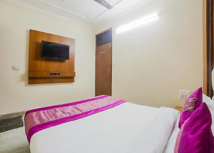 Hotel O Shyam Palace Near New Delhi Railway Station